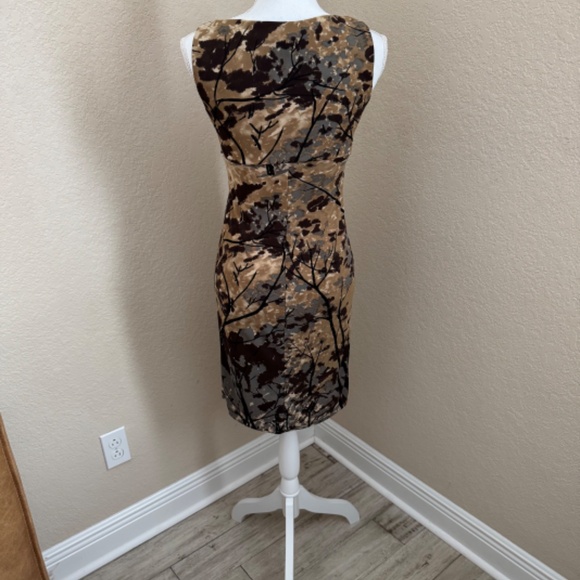 BCBG MaxAzria Sleeveless Dress with jacket size 2 Brown Autumn pattern - Picture 5 of 7